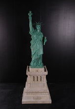 Load image into Gallery viewer, STATUE OF LIBERTY ON BASE JR 130048/9
