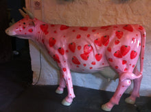 Load image into Gallery viewer, Strawberry Milk-shake Cow life-size (JR 7008)
